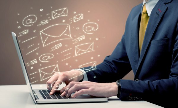 Использование нейросети в OkoCRM в восемь раз ускоряет работу отдела контроля качества